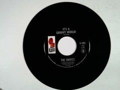 The Unifics – It’s A Groovy World! 7″ Single 1968 Kapp Soul R&B 45 RPM