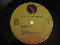 ECHO AND THE BUNNYMEN S/T LP ORIG ’83 SIRE 1-23987 POST PUNK INDIE ROCK GEM VG+