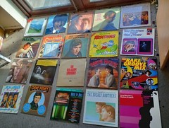 VINYL RECORD JOB LOT 30KG AROUND 120 RECORDS MIXED GENRE WITH FREE SHIPPING