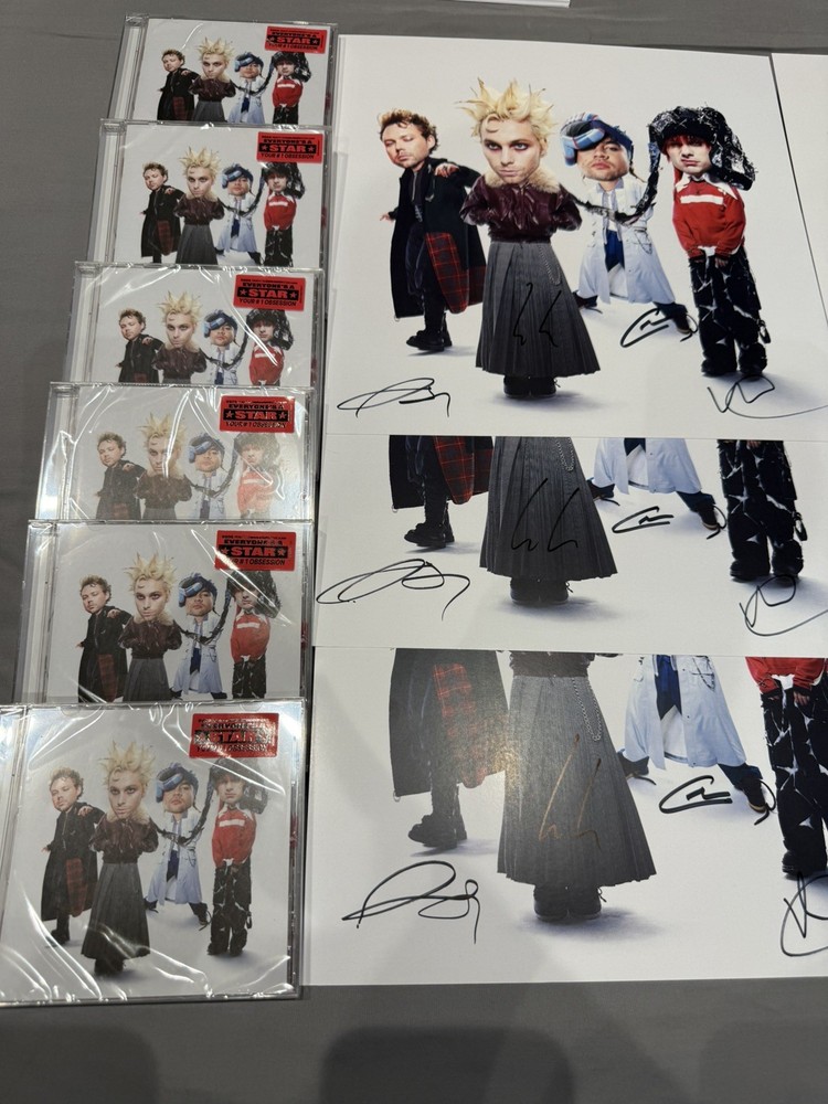 5 Seconds of Summer 5SOS Signed – Everyone’s A Star CD + Signed 12″ X 12″ Print