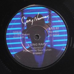 GARY NUMAN: she’s got claws BEGGARS BANQUET 7″ Single 45 RPM United Kingdom