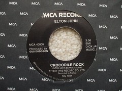 Elton John – Crocodile Rock / Elderberry Wine – USA Jukebox ready 45 MCA 40000