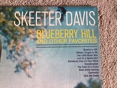 1965 Skeeter Davis BLUEBERRY HILL AND OTHER FAVORITES Vinyl Record CAL-899 MONO