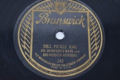 DR. HUMPHREY BATES & HIS POSSUM HUNTERS 1928 String band 78 Dill Pickle Rag