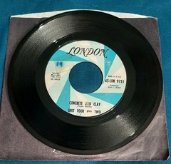Unit Four Plus Two 45 Concrete and Clay / Wild As The Wind London 45-LON 9751