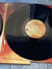 THE CURE-Kiss Me, Kiss Me, Kiss Me Vinyl Record 60737-1