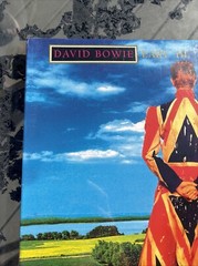 David Bowie – Earthling (HQ-180g, RSD 2015) Mint. Sealed. Hype Stickers.