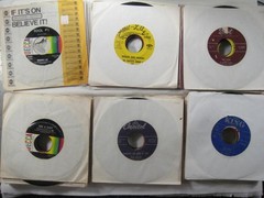 Record lot 45 rpm VG+/NM- 100+ vinyl w/ sleeves pop rock 50s/60s FREE SHIP 5M