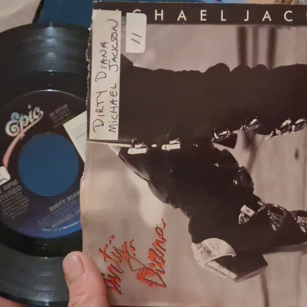 Michael Jackson Dirty Diana 7″ 45 RPM Black Vinyl Single w/ Paper Sleeve Epic