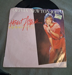 Olivia Newton-John Heart Attack 1982 7″ 45 RPM Vinyl Single Paper Sleeve MCA
