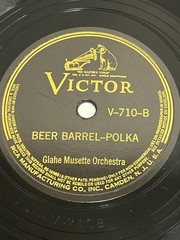 Victor Records, Glahe Musette Orchestra, “Hot Prtezels.” “Beer Barrel-Polka”