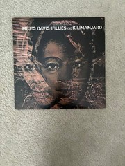 Miles Davis – Filles De Kilimanjaro – 1981 CBS/Sony 20AP1401 w/insert