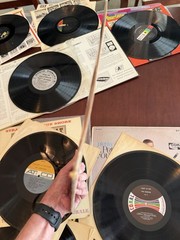Lot Of 20 Vintage Vinyls Various jazz, folk, calypso, swing, classical – Desc