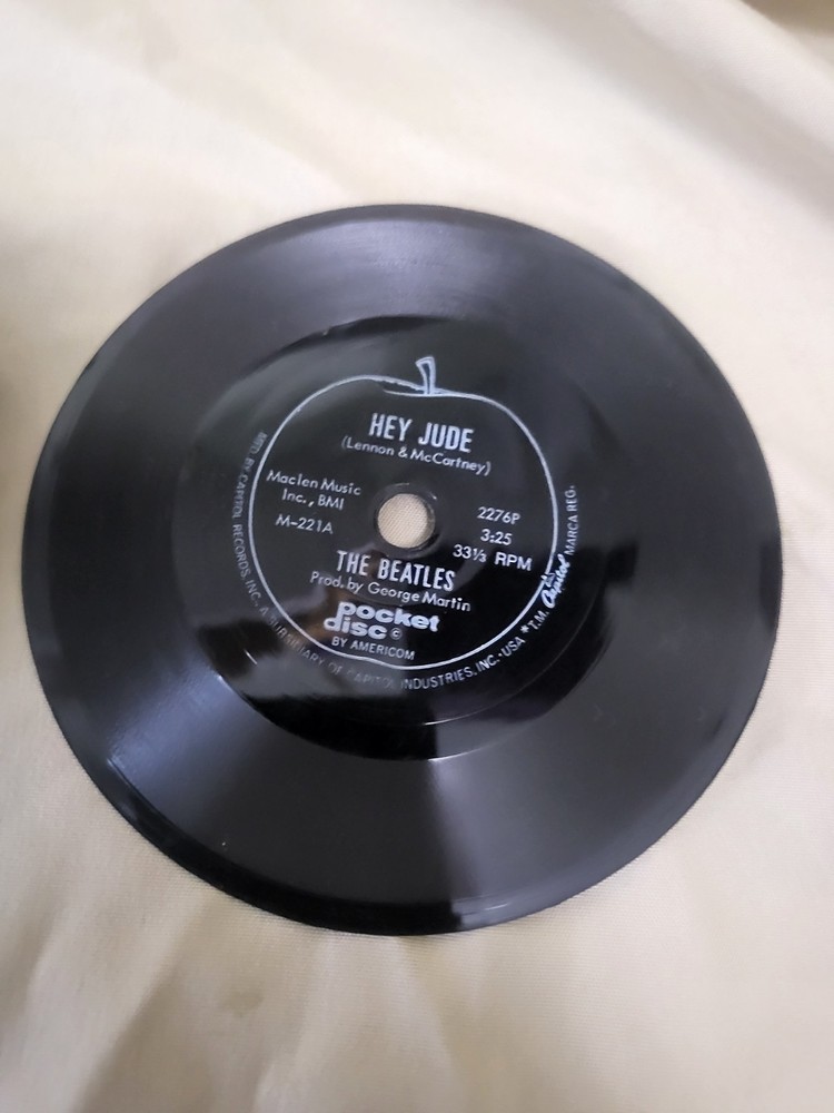 The Beatles Hey Jude/Revolution Apple 4” Flexi Pocket Disc Americom