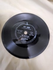 The Beatles Hey Jude/Revolution Apple 4” Flexi Pocket Disc Americom
