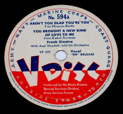 Army V-Disc #594 (Dec 1945?, Sinatra (2 songs), Como, Tilton) VG+, VERY Clean
