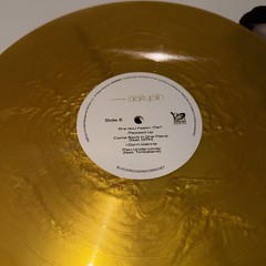 Aaliyah Ultimate 3x LP ERE723 Vinyl 2005 Near Mint Gold Marble Colored Vinyl