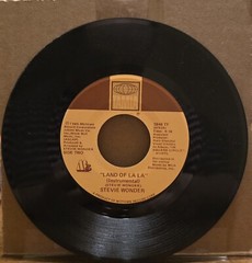 Stevie Wonder – Land Of La La & Instrumental 45 7″ SOUL Tamla Records Vinyl 1986