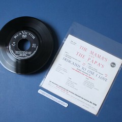 ORIGINAL 1967 RARE ART COVER THE MAMAS & THE PAPAS DEDICATED 7″ VINYL EP