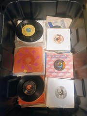 Collection Of 60000 45 Rpm Vinyl Records Lot Of 100