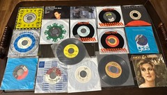 Small Lot of 16 Unsorted (45rpm Jukebox 7″) With Sleeves Classic Vintage Records