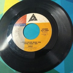 LULU 7″ 45 RPM “I Could Never Miss You” & “Dance to the Feeling” Vinyl Record
