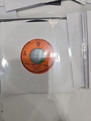 Large Lot Of 150 Unsorted 45rpm Jukebox 7″ With Sleeves Vintage