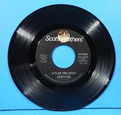 SURVIVOR EYE OF THE TIGER 7″ 45 RPM 1982 GREAT CONDITION! VG++/VG+!!C