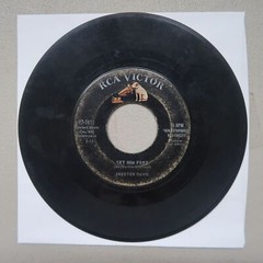 SKEETER DAVIS SET HIM FREE/THE DEVIL’S DOLL RCA VICTOR VINYL 45 VG 23-107