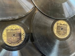 Lot of 12x BRUNSWICK pre-war 1920s-1930s Pop/Jazz/Vocal RARE!! 10″ 78rpm
