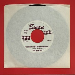 THE BEATLES~Sie Liebt Dich (She Loves You)~A Top 45~SWAN #S-4152-S red print