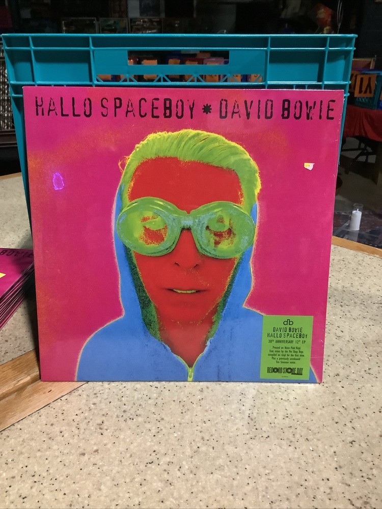 David Bowie – Hallo Spaceboy 30th Anniversary RSD Pink 12″ Vinyl EP Remix