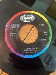 THE BEATLES I WANT TO HOLD YOUR HAND ORIG. EX 45 PICTURE SLEEVE & 2 BEATLES 45’S