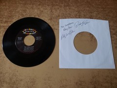 G’TEED 3 hand signed 1960s EXCELLENT Fifth Estate Ding Dong! Witch Is Dead 45