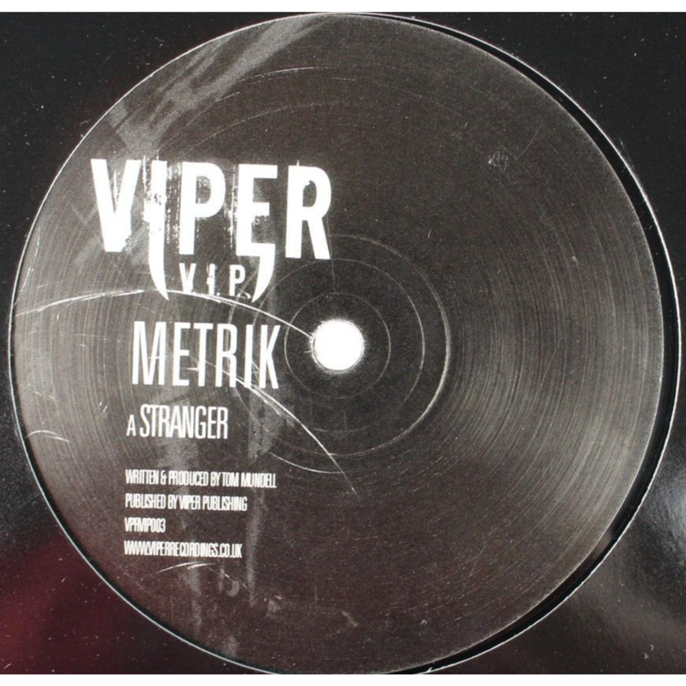 METRIK STRANGER / MOVING ON DRUM AND BASS 12″ UK DNB DRUM AND BASS OOP HTF DJ