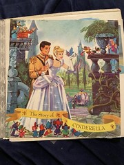Disneyland Record Magic Mirror Walt Disney’s CINDERELLA Book & LP 1960