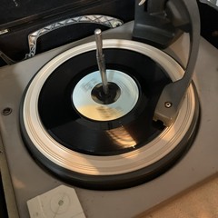Haysi Fantayzee Shiny Shiny 7″ Vinyl Record VG+/EX Playtested Jukebox Ready