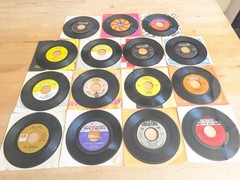 Vtg Lot 45 RPM Records & Sleeves Nat Adderley Kingpins Isley Bros Grass Roots