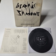 GRAPHIC SHADOWS/She Turns Her Eyes Away/Vinyl 1981 US 7″33-1/3 rpm EP single