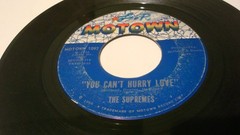 LOT OF 8 45 RPM THE SUPREMES Hangin’ On, Hurry Love, Happening, Come See About