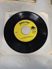 VINTAGE PETER PAN RECORD Frosty the Snowman plus 3 more Songs 45 RPM VG