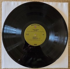 Black Sabbath ~ Paranoid ~ 1971 , LP Warner Bros. WS 1887, Terre Haute Press