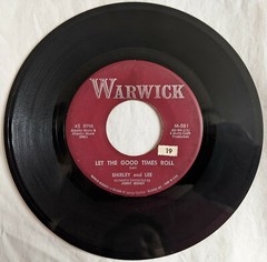 Shirley & Lee LET THE GOOD TIMES ROLL/ KEEP LOVING ME 45 rpm 7″ Warwick M-581
