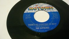 LOT OF 8 45 RPM THE SUPREMES Hangin’ On, Hurry Love, Happening, Come See About