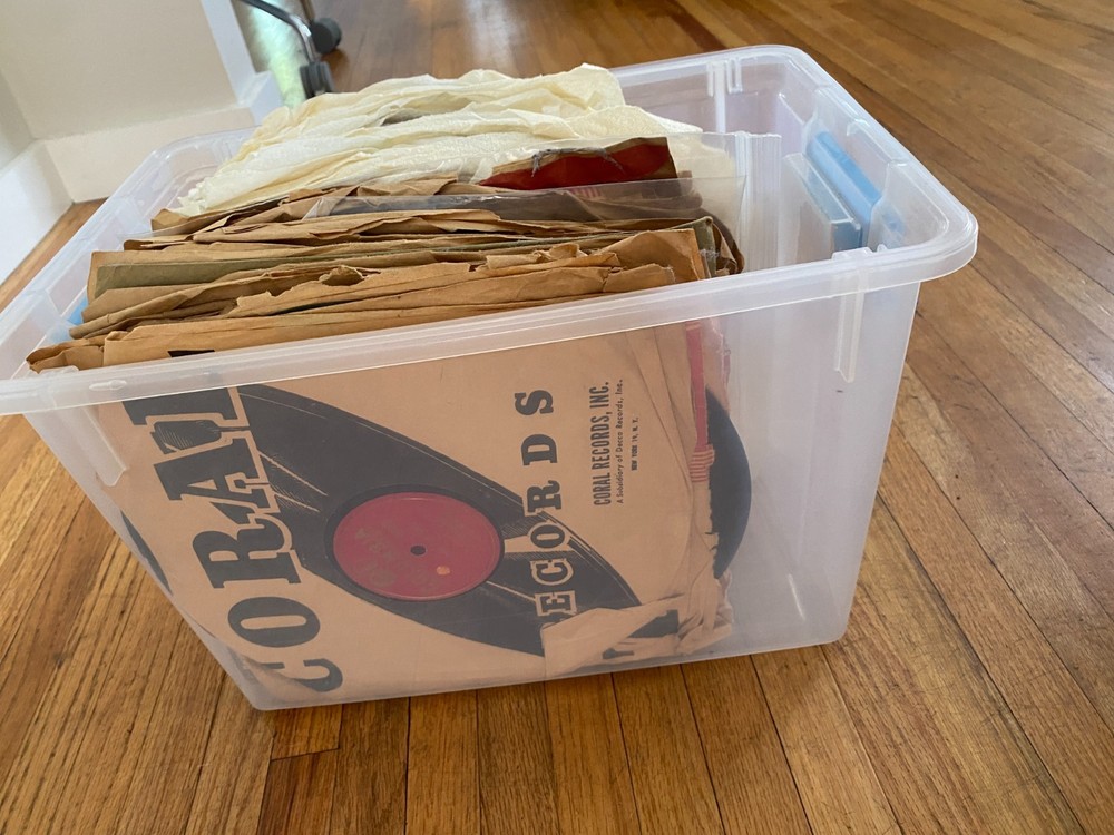 Lot of 81 vintage 1920’s/1930’s 78 rpm phonograph records, various artists