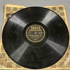 Bing Crosby White Christmas /God rest Ye & CHRISTMAS CAROLS-PART (1 & 2) 78rpm