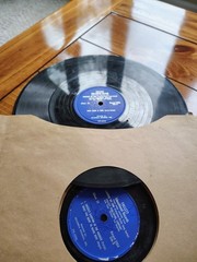 Irving Wolfe Christmas. Carols Records collection