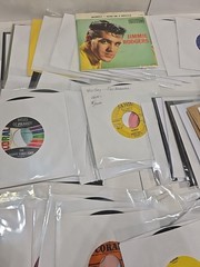 Large Lot Of 150 Unsorted 45rpm Jukebox 7″ With Sleeves Vintage