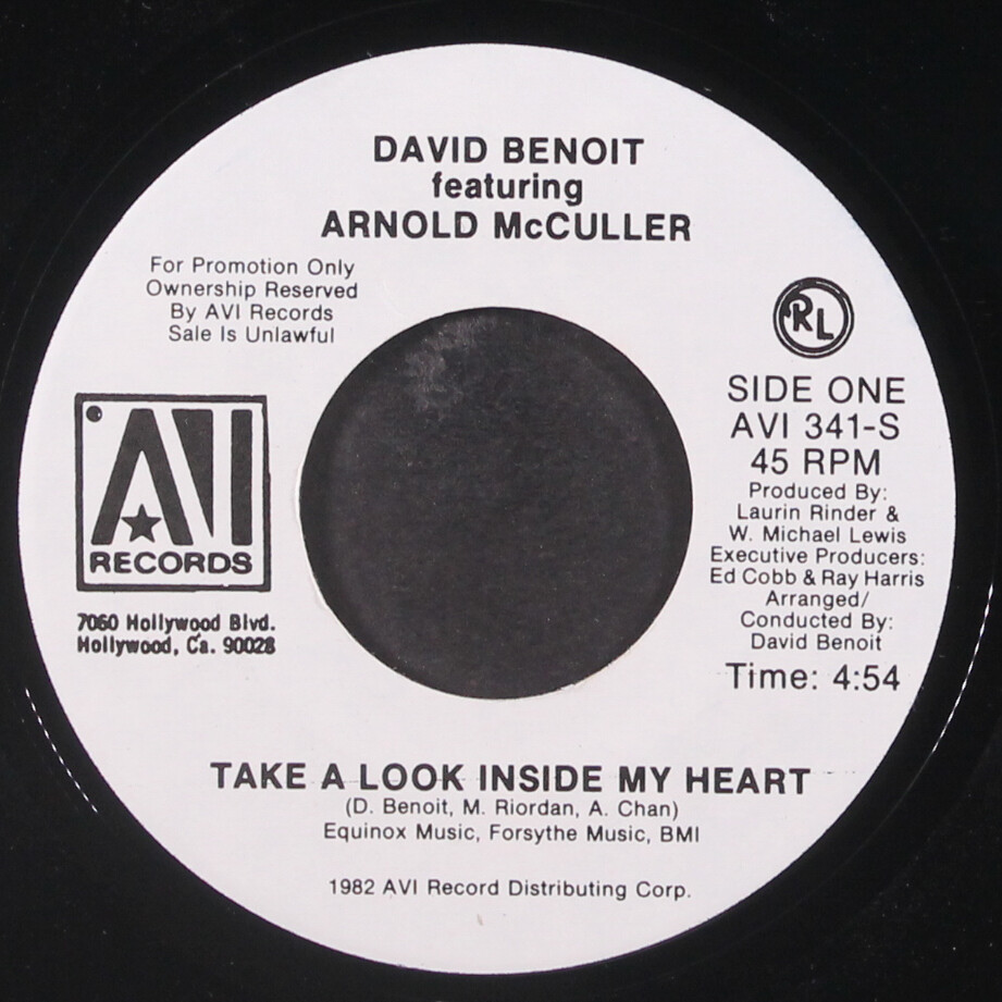 DAVID BENOIT & ARNOLD MCCULLER: take a look inside my heart AVI 7″ Single 45 RPM