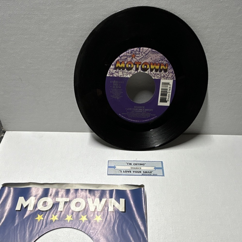 Shanice 7″ 45 RPM Vinyl Single I Love Your Smile / I’m Crying Motown 1990s